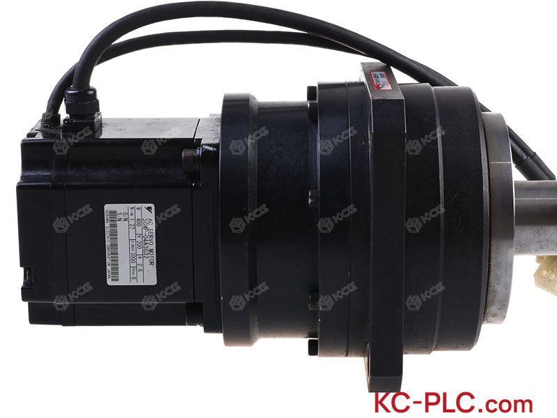 YASKAWA<br/>SGMP-04A3G32<br/>CP-32A-21-J202B-SP